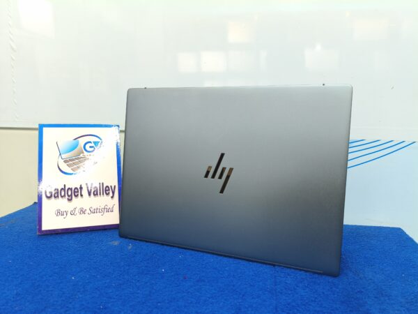 HP Pavilion Plus 14 AMD Ryzen™ 7 7840U Ram 16GB SSD 512GB Oled Display