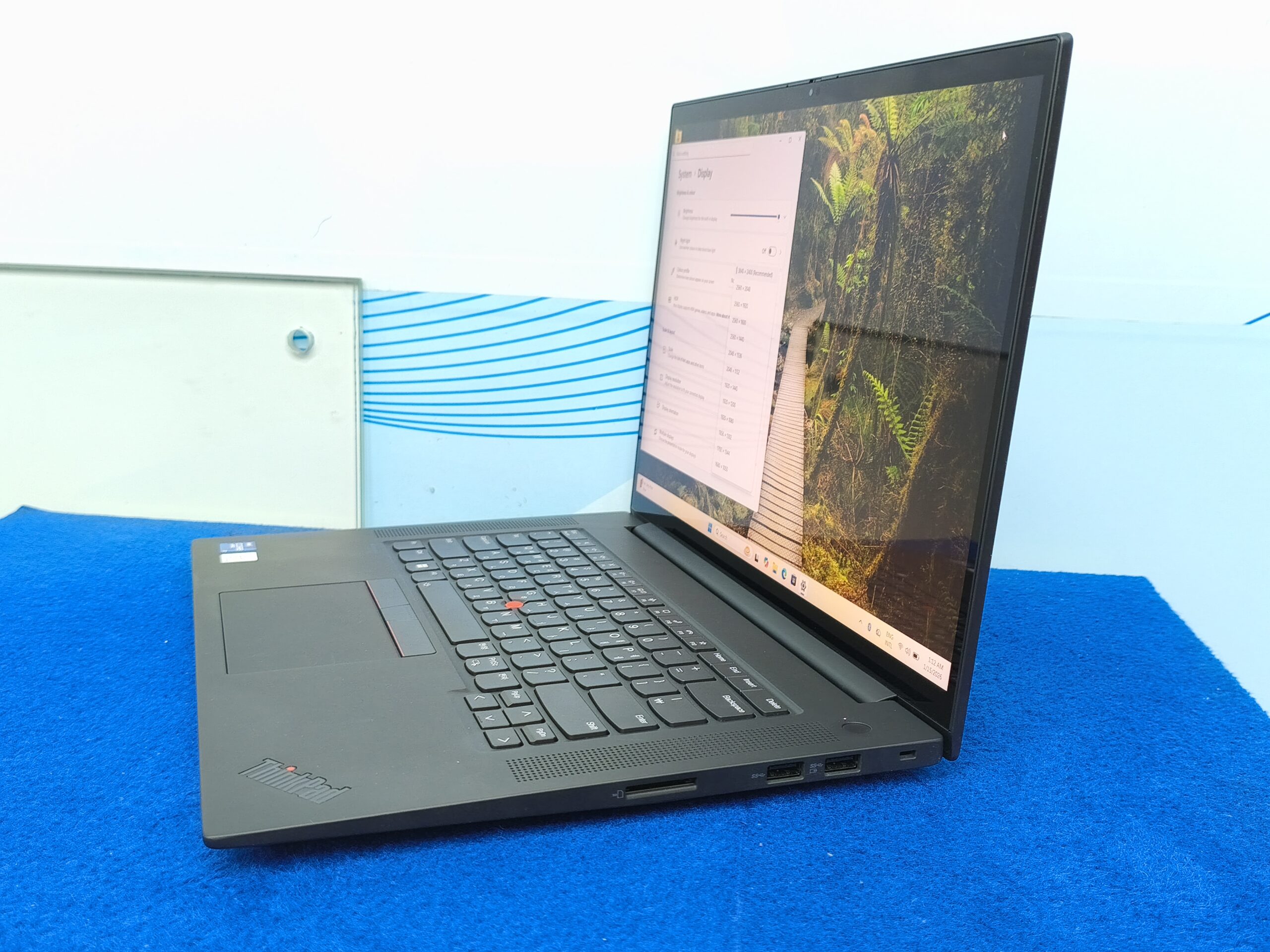 Lenovo ThinkPad P1 Gen 4i  Intel Core i7 11th Gen Ram 32GB SSD 1TB Nvidia 4GB Graphics
