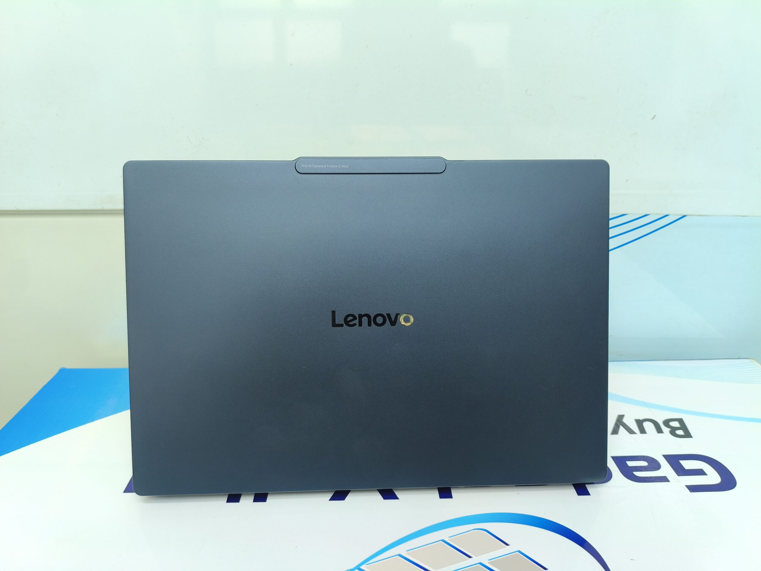 Lenovo Yoga Slim 7 14Q8X9 Snapdragon X Elite X1E-78-100 16GB RAM 512GB SSD 14.0-inch OLED Display Copilot+ PC